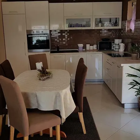 Filip Apartment *